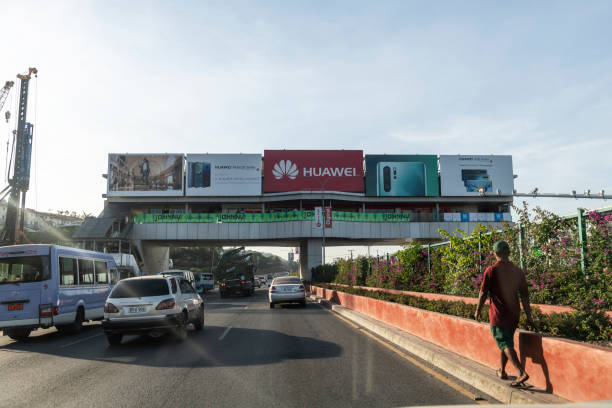huawei advertisements in port moresby - developing countries urban scene outdoors horizontal imagens e fotografias de stock