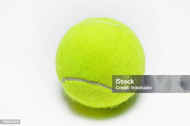 Tennis Ball Stockfoto und mehr Bilder von Ausrüstung und Geräte - Ausrüstung und Geräte, Bewegung, Biegung
