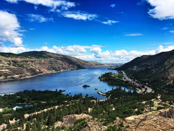 istock Beautiful Columbia river valley 1156865866