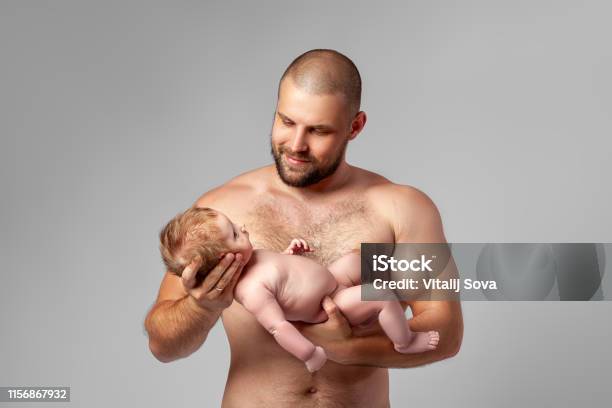Retrato De Un Bebé Recién Nacido Foto de stock y más banco de imágenes de Abstracto - Abstracto, Adulto, Agarrar