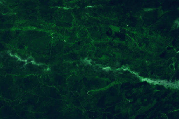 고해상도, 고급스럽고 매끄러운 반짝이 패턴의 천연 타일 돌의 상단보기와 어두운 녹색 대리석 질감 배경. - textured stone gray green 뉴스 사진 이미지