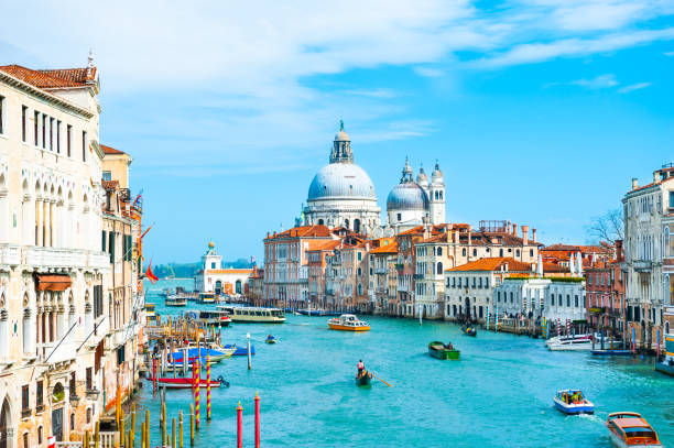 canal grande a venezia, italia. - venice italy italy grand canal built structure foto e immagini stock