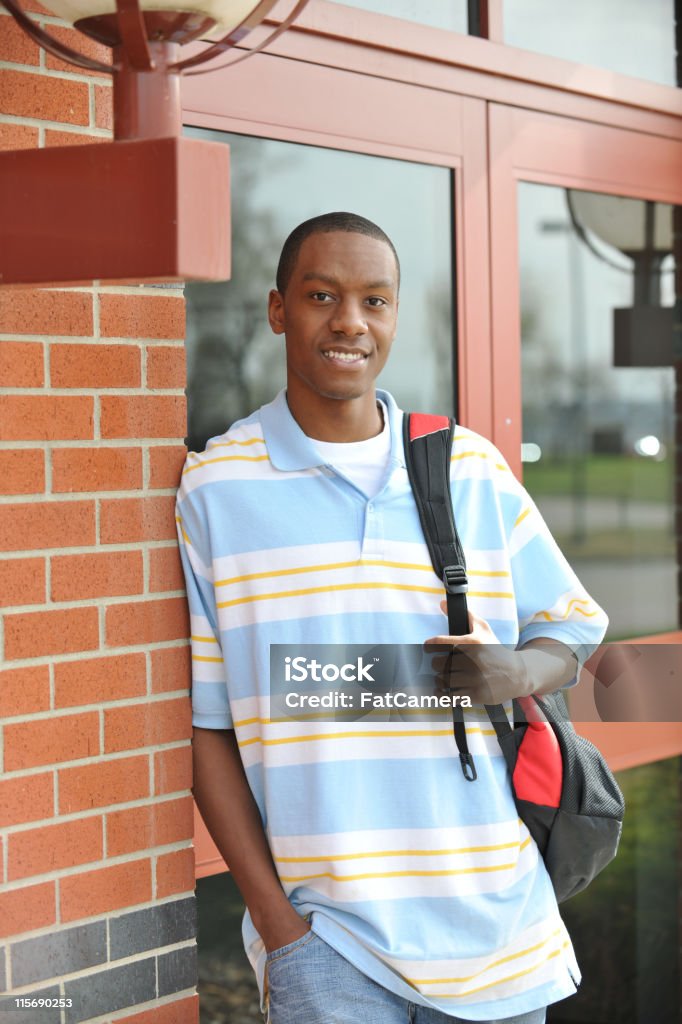 Афро-американский студент - Стоковые фото Ученик средней школы роялти-фри