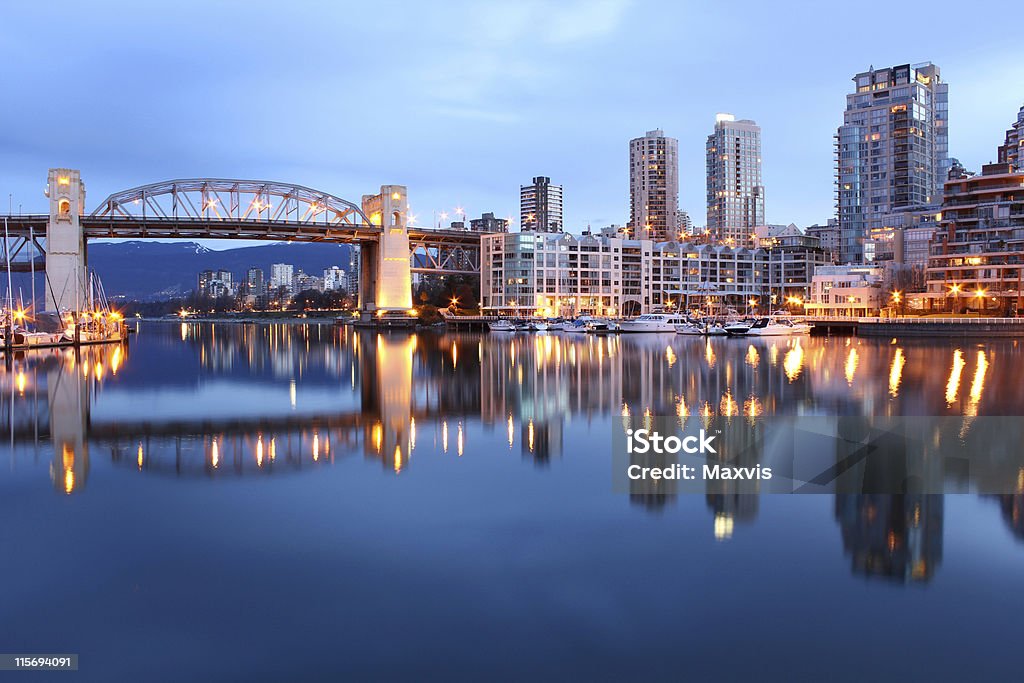 Torrente falso Vancouver mattina - Foto stock royalty-free di Burrard Street Bridge