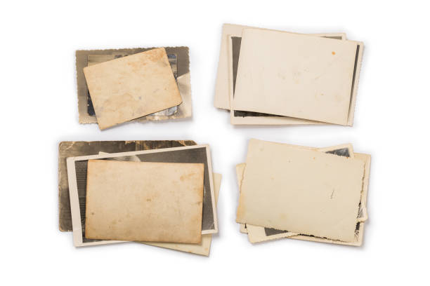 istock Old photo frame. Vintage paper. Retro card 1157007890