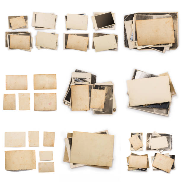 istock Old photo frame. Vintage paper. Retro card 1157008022