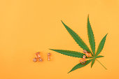 cannabis-cannabis%C3%B6lextrakte-in-gl%C