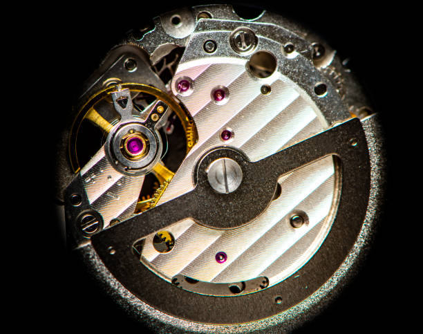 mécanisme, horlogerie d'une montre avec des bijoux - watch close up luxury macro photos et images de collection