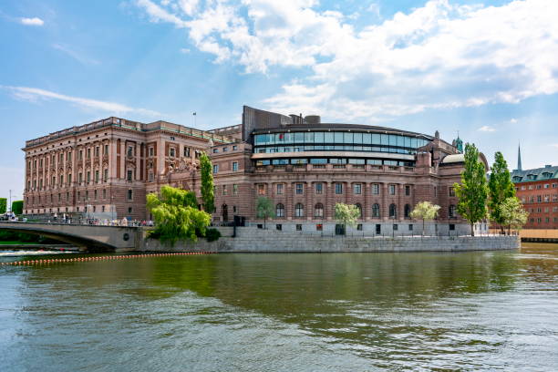 budynek parlamentu (riksdag) w sztokholmie, szwecja - sveriges helgeandsholmen zdjęcia i obrazy z banku zdjęć