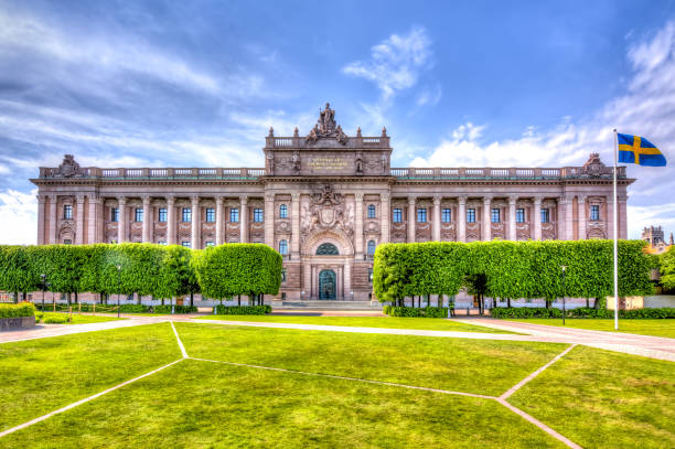 parliament house (riksdag) building in stockholm, sweden - sveriges helgeandsholmen imagens e fotografias de stock