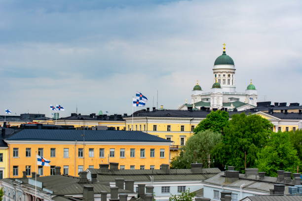 helsinki skyline and helsinki cathedral, finland - n64 imagens e fotografias de stock