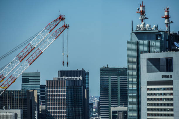 bauarbeiten und die skyline von tokio - 11822 stock-fotos und bilder