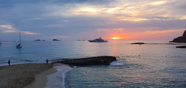 istock Sunset sunseeker yacht 1157139255