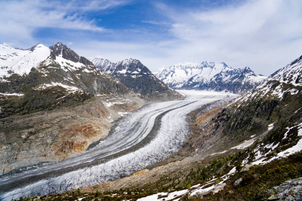 hermosa vista del glaciar aletsch en suiza - moraine fotografías e imágenes de stock