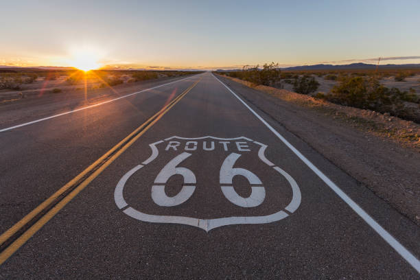 ルート66の夕日 - route 66 road road trip multiple lane highway ストックフォトと画像