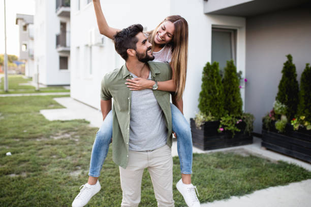istock Buying new house 1157159387