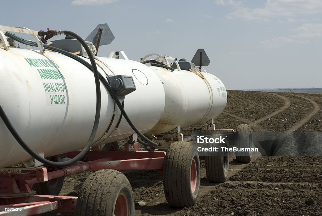 Anhydrous ammoniac tanks - Photo de Ammoniac libre de droits