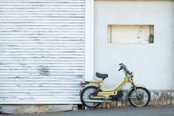 istock Vintage retro bike with fashionable wall and shutter 1157317821