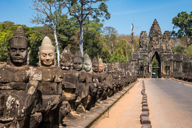 południowa brama do angkor thom w kambodży, azja - wat angkor thom zdjęcia i obrazy z banku zdjęć