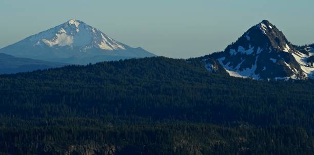 istock Union Peak/Mt. McLoughlin 1157406326
