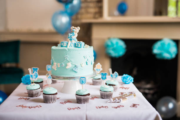 baby-dusche-kuchen - torten zur babyparty stock-fotos und bilder