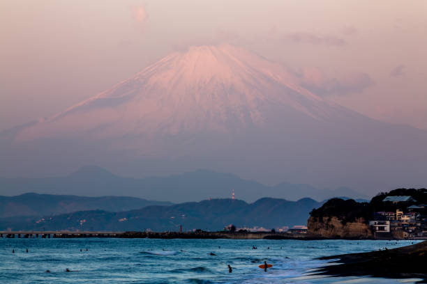 istock Dawn of Shichiriga-hama 1157454225