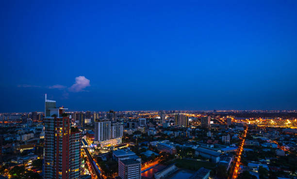 panoramico di urbano paesaggio urbano luce centro metropoli - nairobi foto e immagini stock