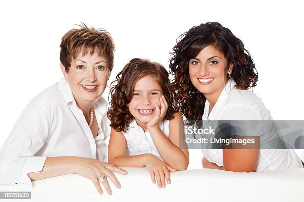 Tres Generaciones Foto de stock y más banco de imágenes de Fondo blanco - Fondo blanco, Madre, Sofá