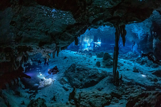 istock Meksyk cenote Two Eyes 1157531007