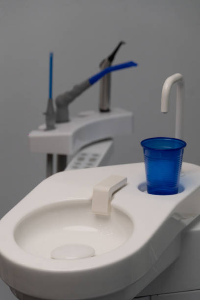 istock Dental rinsing sink 1157562301