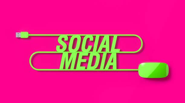 green mouse cable forming social media text on pink background - input device usb cable sharing symbol imagens e fotografias de stock