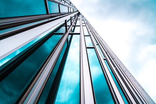 Arquitectura detalla fachada de vidrio moderno Fachada de negocios photo