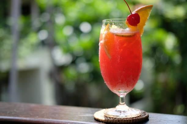 fruit punch mocktail - ice cube cold mint punch imagens e fotografias de stock