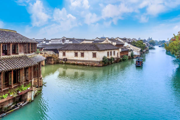 wuzhen, starożytne wiejskie mieszkanie w prowincji zhejiang - whitewalls zdjęcia i obrazy z banku zdjęć