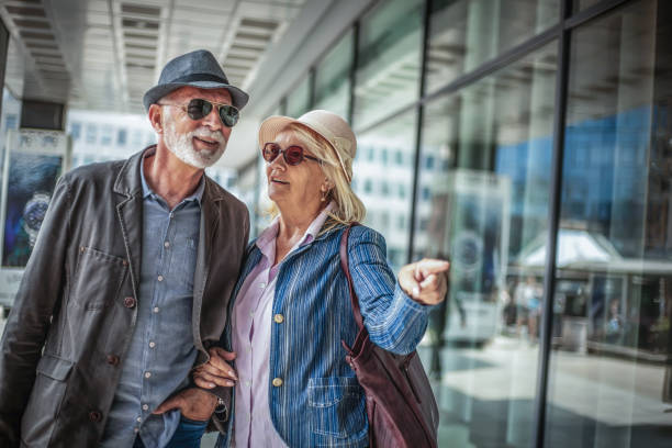 istock Senior couple in shopping 1157791786