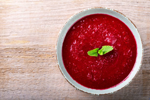 традиционный испанский холодный томатный суп гаспачо. - gazpacho salsa vegan food freshness стоковые фото и изображения