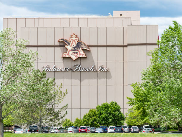 anheuser busch brewery, fort collins, colorado - budweiser fotografías e imágenes de stock