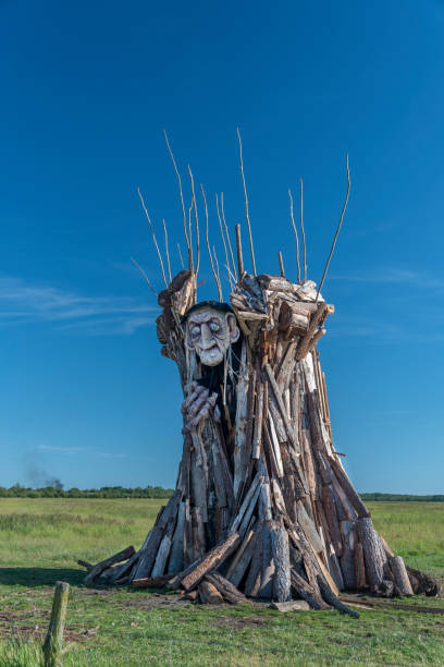 tinderbox strega a kalvebod common - hans christian andersen danish culture denmark copenhagen foto e immagini stock