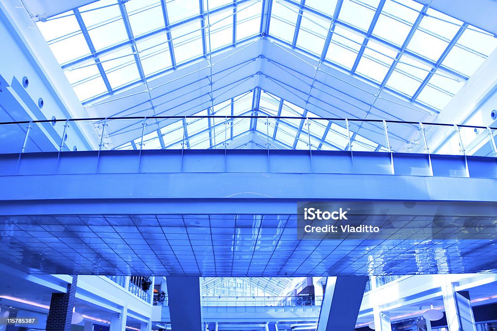 Abstrato geométrico azul teto no Escritório central - Foto de stock de Aeroporto royalty-free