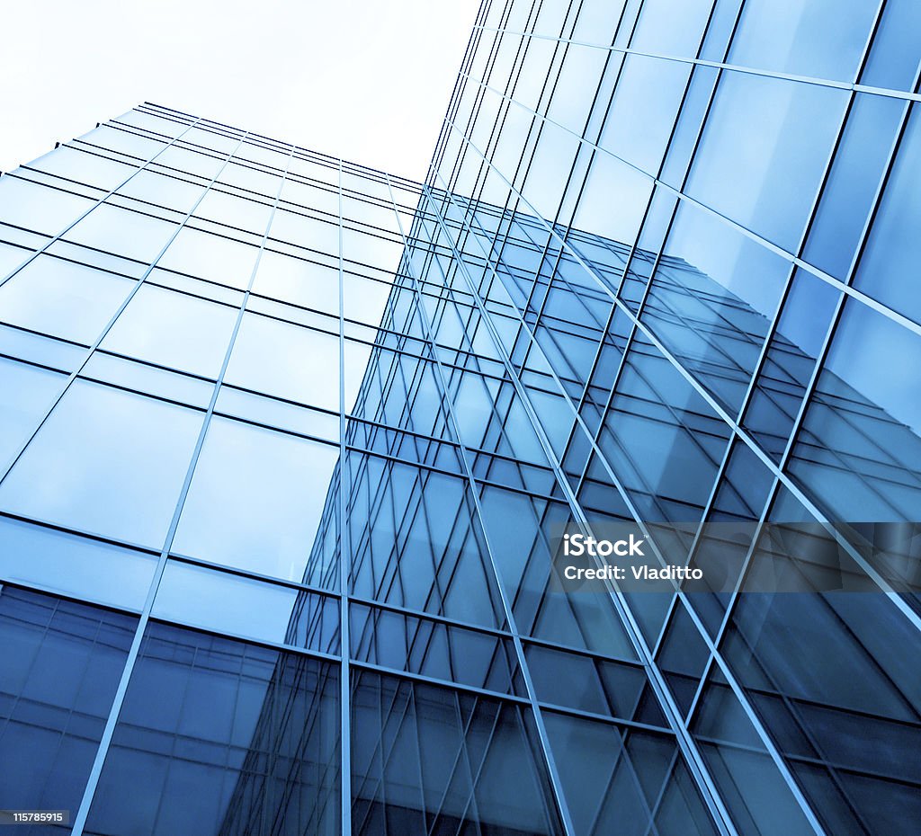 Verre géométriques l'extérieur du bâtiment - Photo de Acier libre de droits