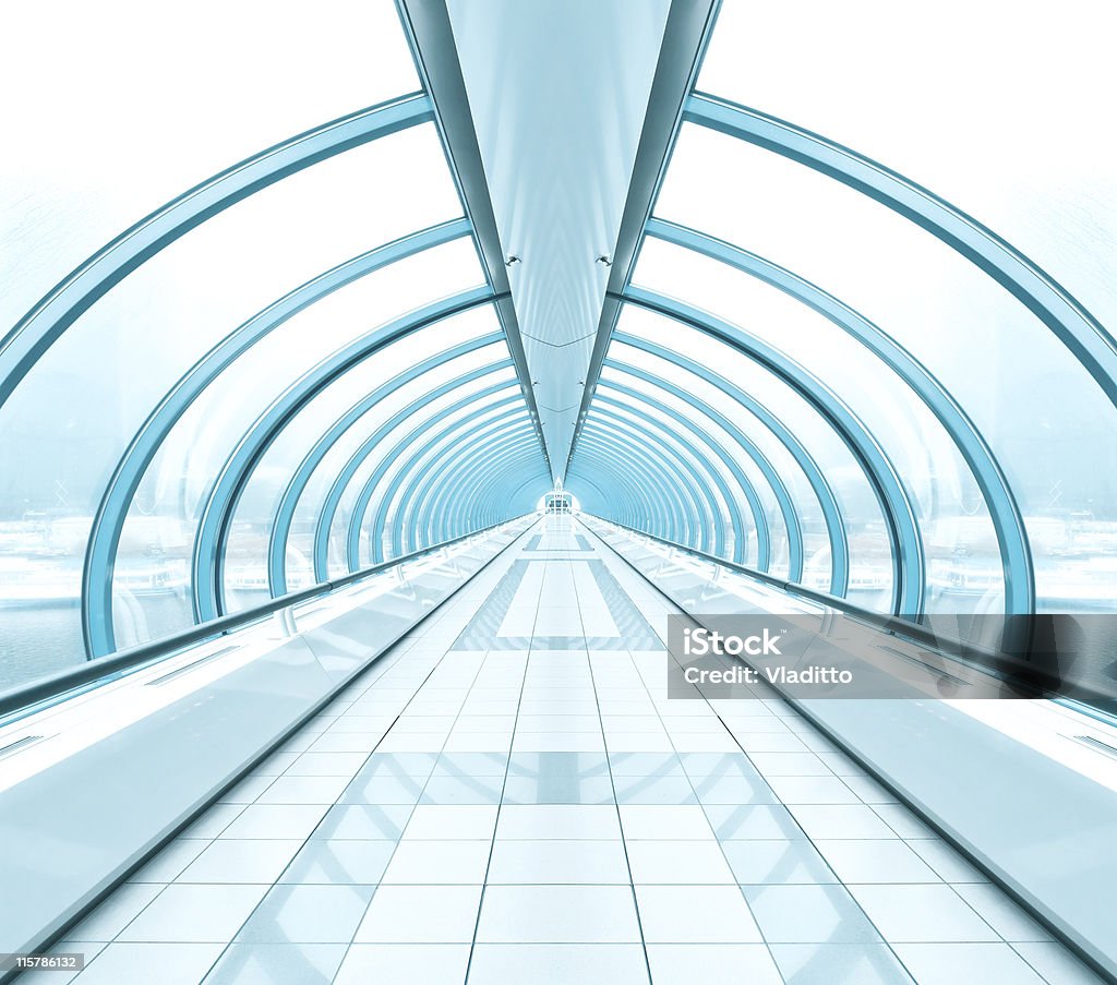 Бесконечные vanishing дорожка с Прозрачные стены в стильные бизнес - Стоковые фото Арка - архитектурный элемент роялти-фри