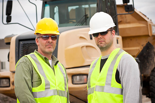 прочный мужской строительных рабочих на работе - foreman road construction manual worker manager стоковые фото и изображения