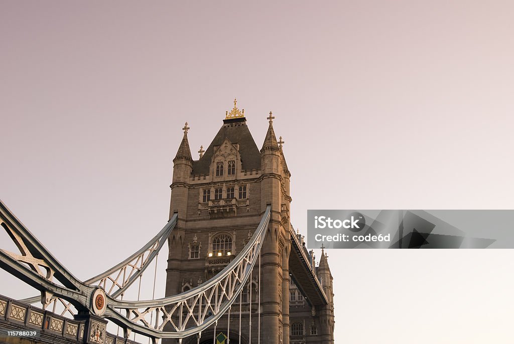 Wschód słońca w Tower Bridge w Londynie, kopiować miejsca - Zbiór zdjęć royalty-free (Architektura)