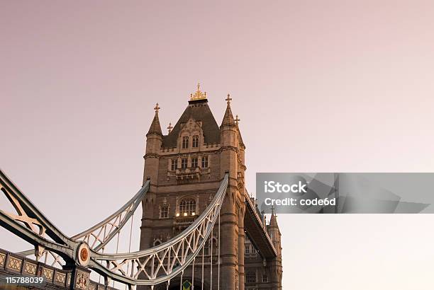 Wschód Słońca W Tower Bridge W Londynie Kopiować Miejsca - zdjęcia stockowe i więcej obrazów Architektura