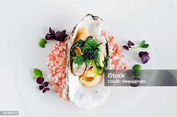 Ostras Foto de stock y más banco de imágenes de Caviar - Caviar, Rosa - Color, Alimento