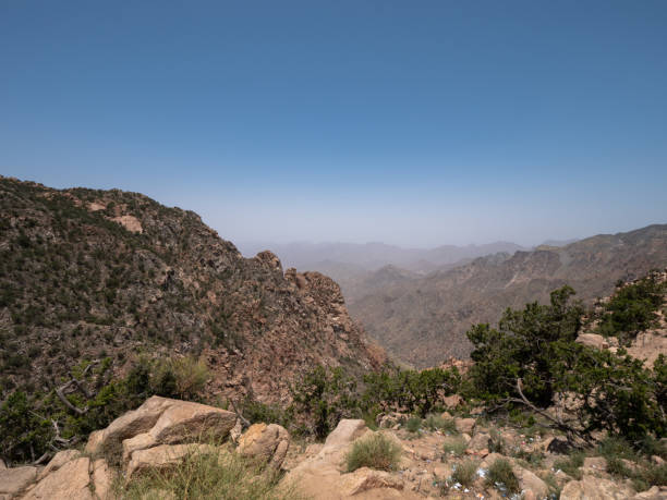 Al Hada Mountains near Taif, Western Saudi Arabia Al Hada Road. Al Hada is a high mountain town at an elevation of 1.975m (6,479ft) above the sea level located in Makkah Province, in western Saudi Arabia. The road to the summit is called Road 15. saudi arabia jeddah landscape stock pictures, royalty-free photos & images