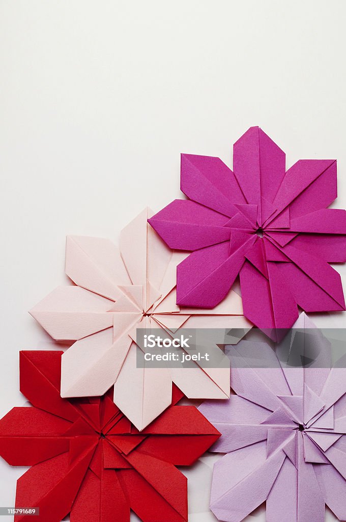 Origami-FLORES - Foto de stock de Arte en papel libre de derechos