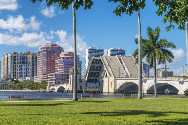 istock Draw Bridge in West Palm Beach, Florida 1157920645