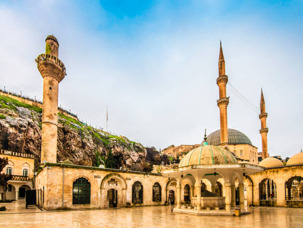 urfa city in der türkei - nemrud dagh mountain turkey history stock-fotos und bilder