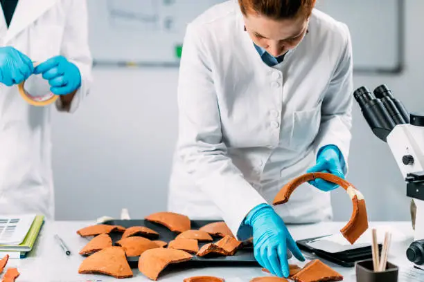 Photo of Archeology Scientists Reconstruct Broken Pottery